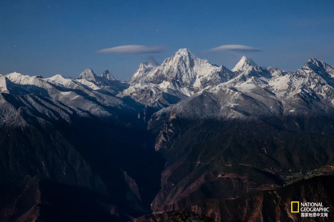 星空下的三怙主雪山