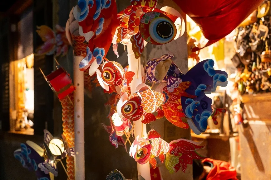 非遗手工鱼灯（图片源自视觉中国）