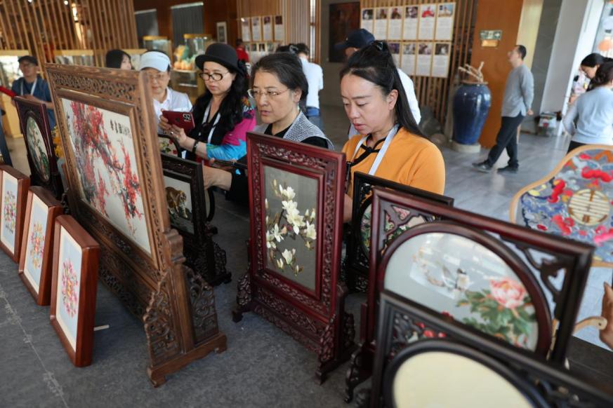 f328c5e2-c730-4348-b077-0a3e8ecc19d0